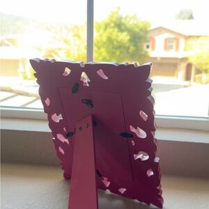 Decorative Scalloped Photo Frame in Pink
